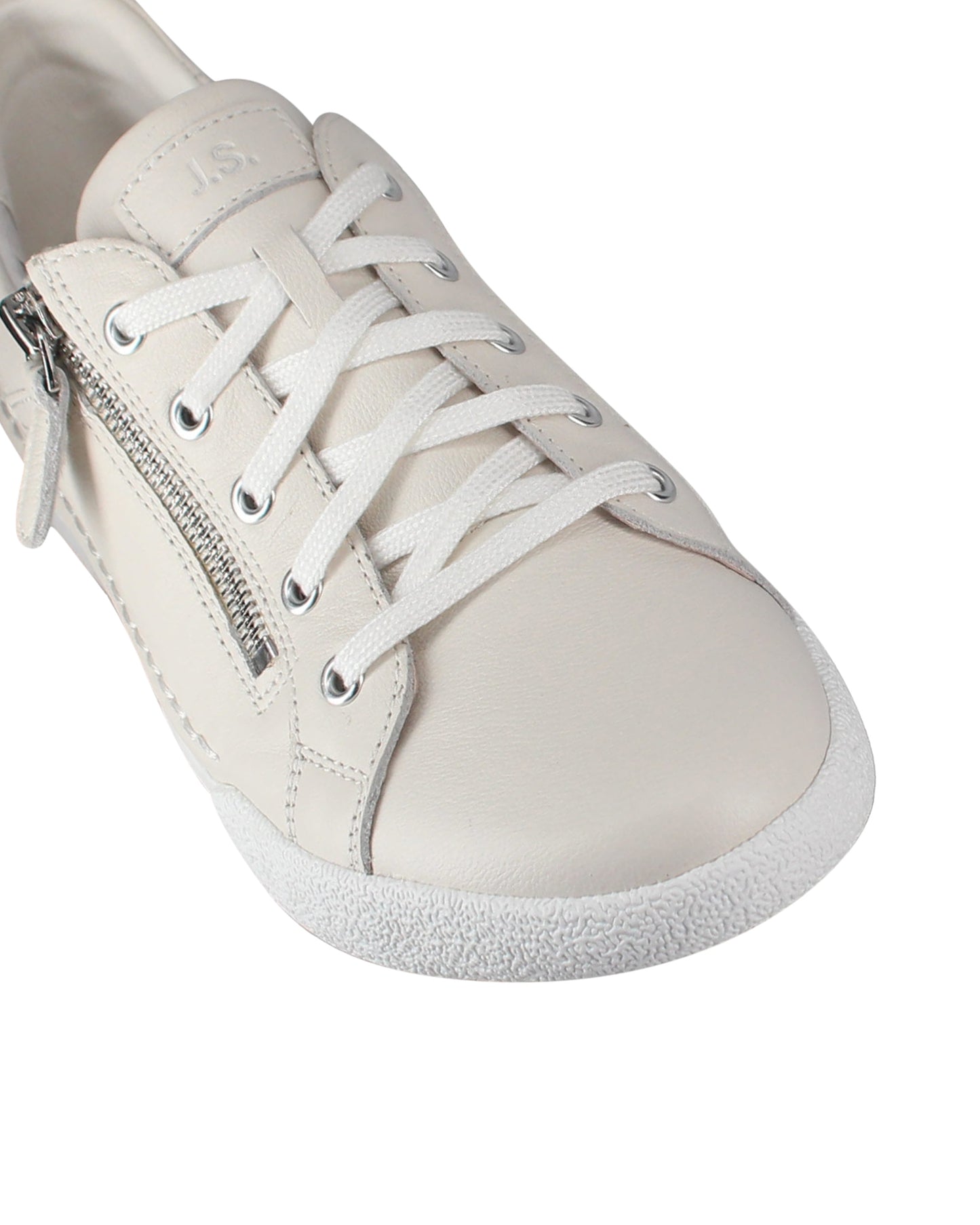 Claire 03 Weiss