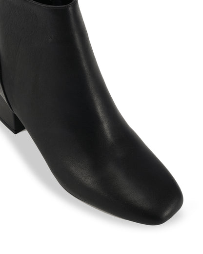 DEMI BLACK